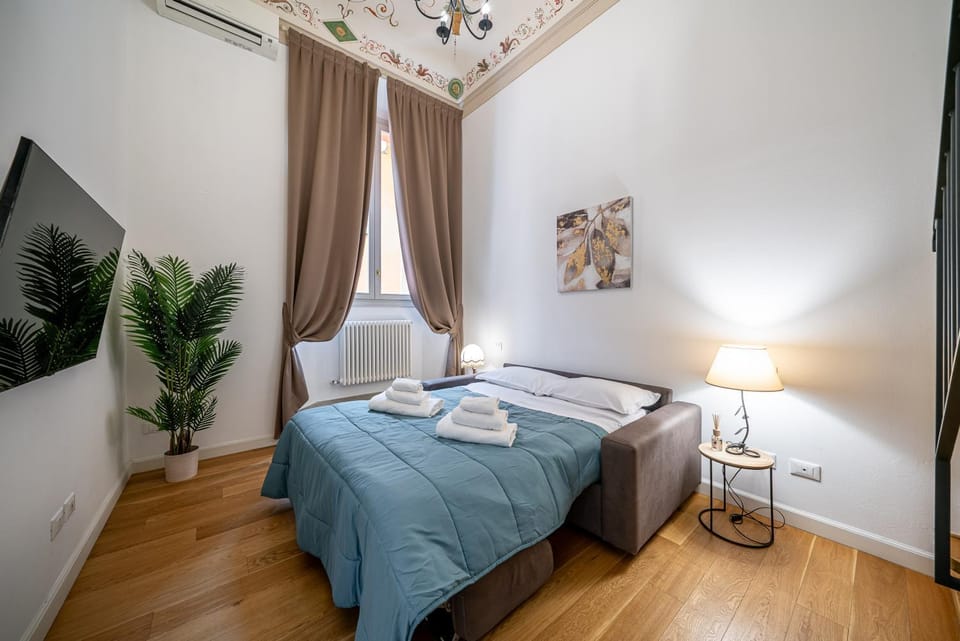 [3 minutes from Piazza Maggiore] Historical flat Apartment in Bologna