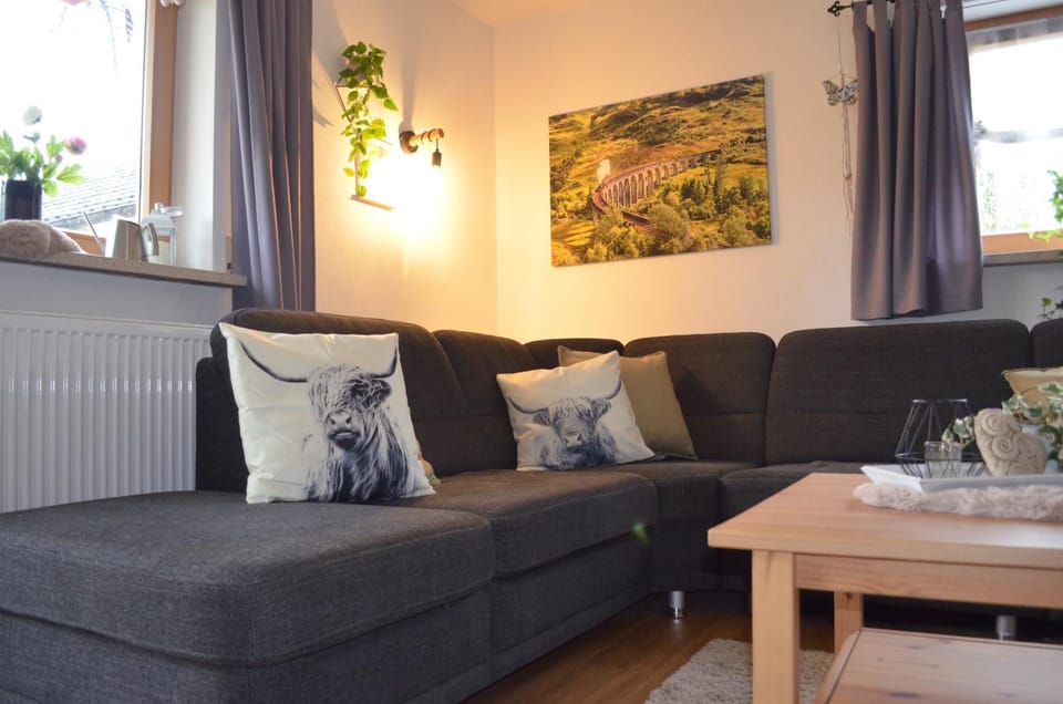 Vier-Zimmer-Wohnung mit Garten zwischen Salzburg und Königssee Apartment in Berchtesgadener Land