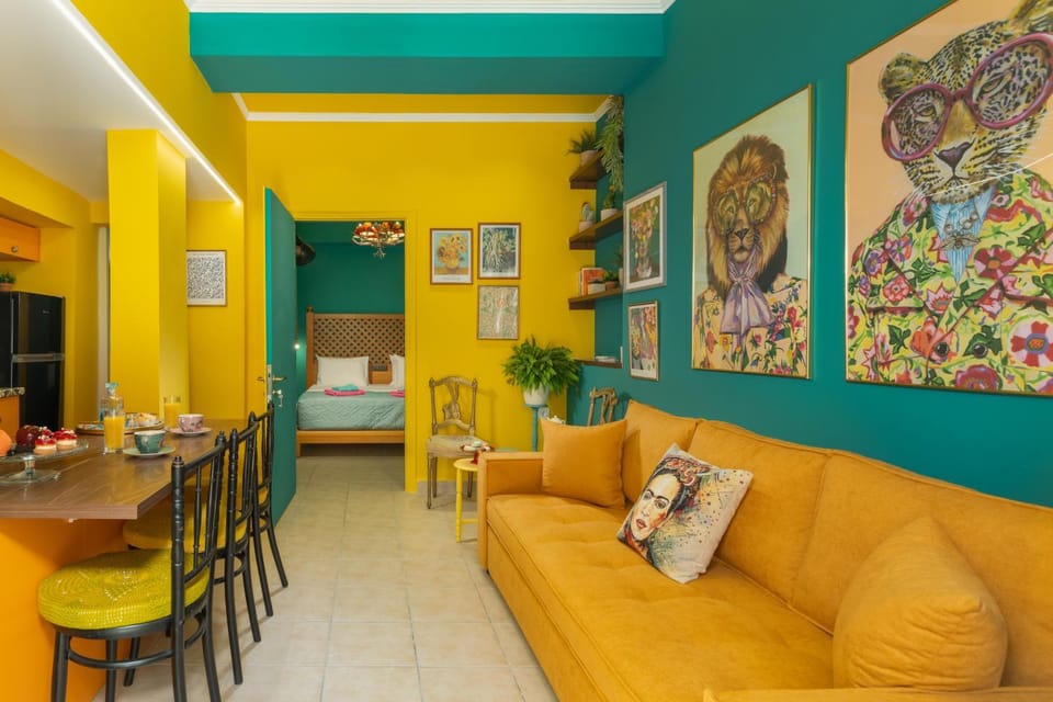 Bed, Living room, Photo of the whole room, Seating area, Dining area, Bedroom