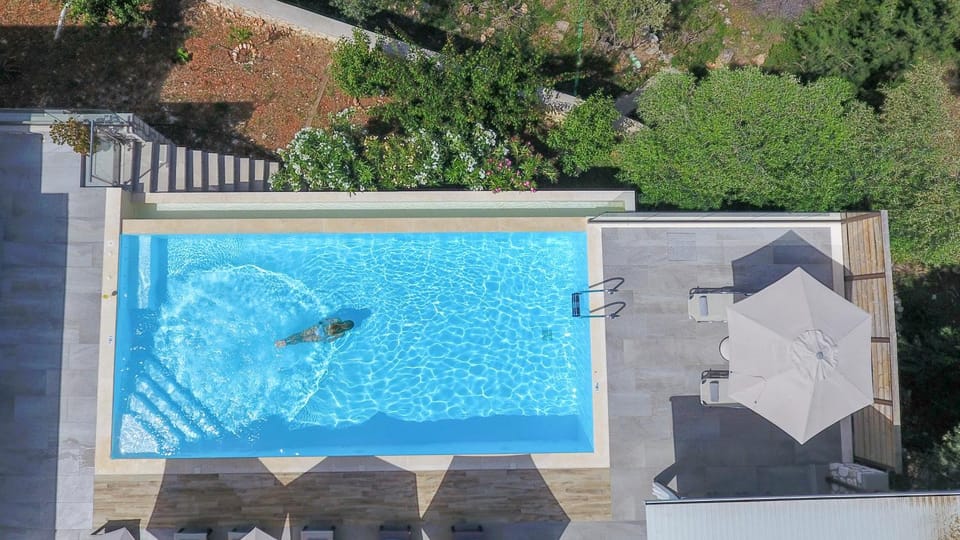 Bird's eye view, Swimming pool