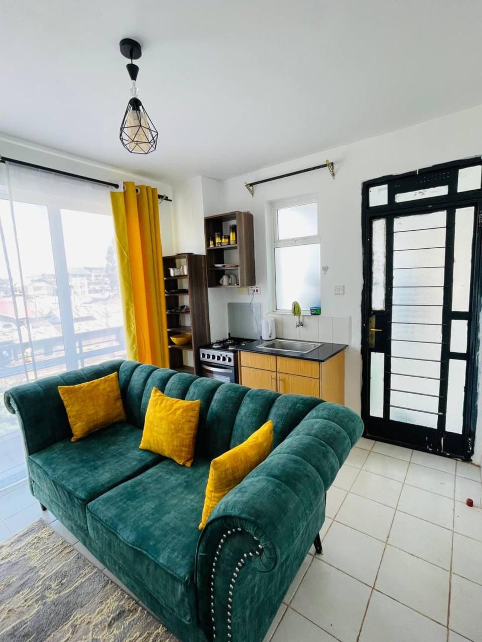 Kitchen or kitchenette, Living room, Seating area, minibar, pet friendly