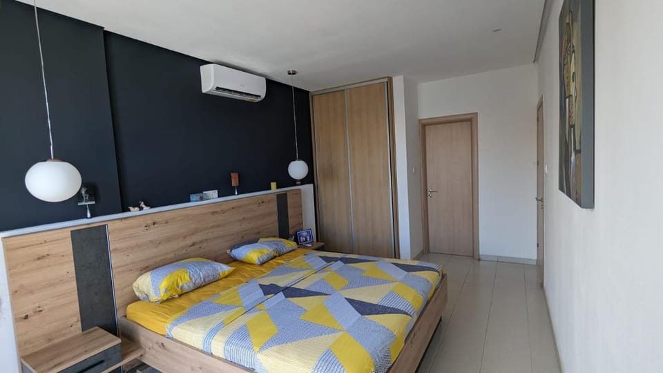 Bed, Photo of the whole room, Bedroom, wardrobe, air conditioner