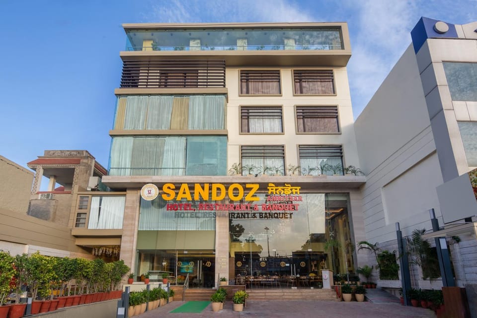 Facade/entrance, Parking