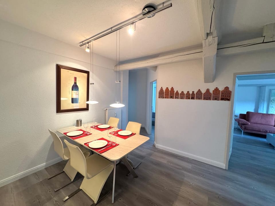 Seating area, Dining area