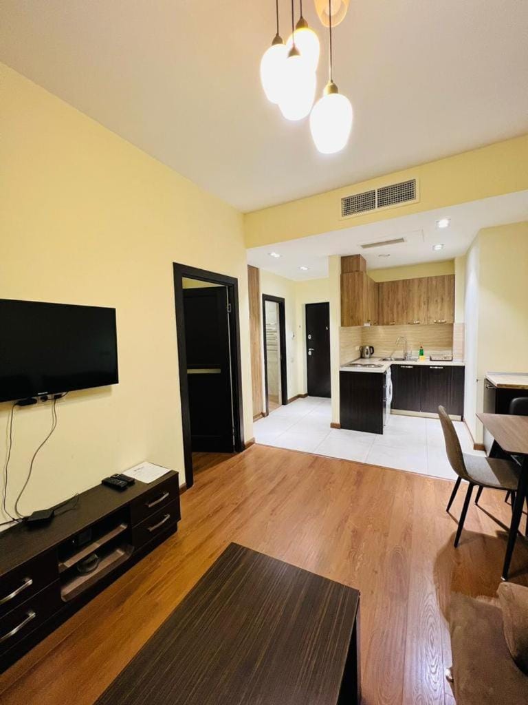 Deluxe Modern 1 bedroom Apartment + Balcony, By Republic Square, Middle of City Center Apartment in Yerevan