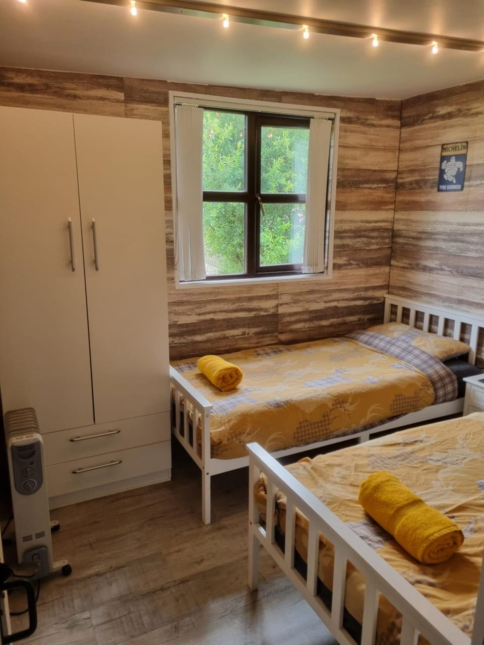 Bedroom, wardrobe