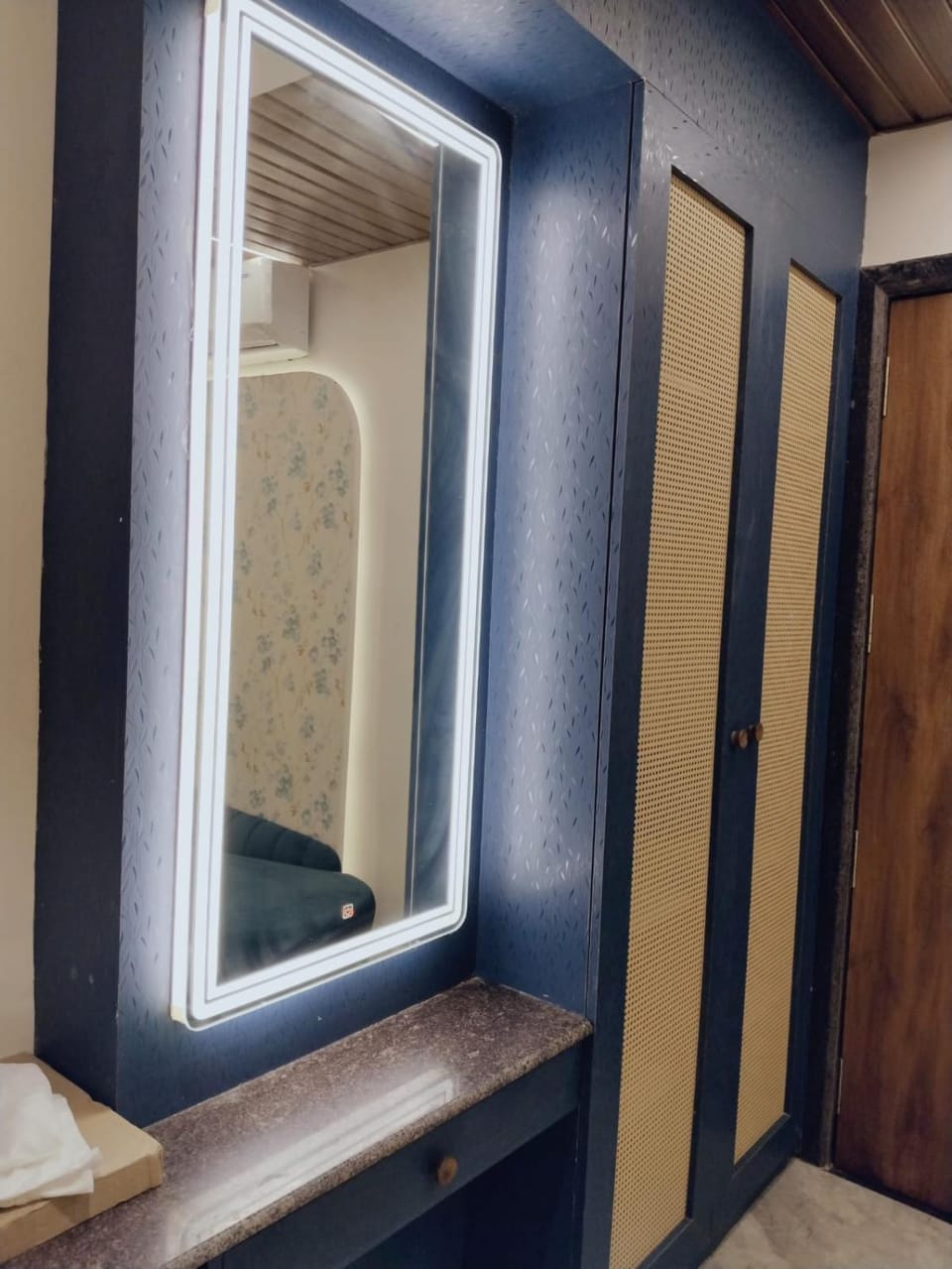 wardrobe