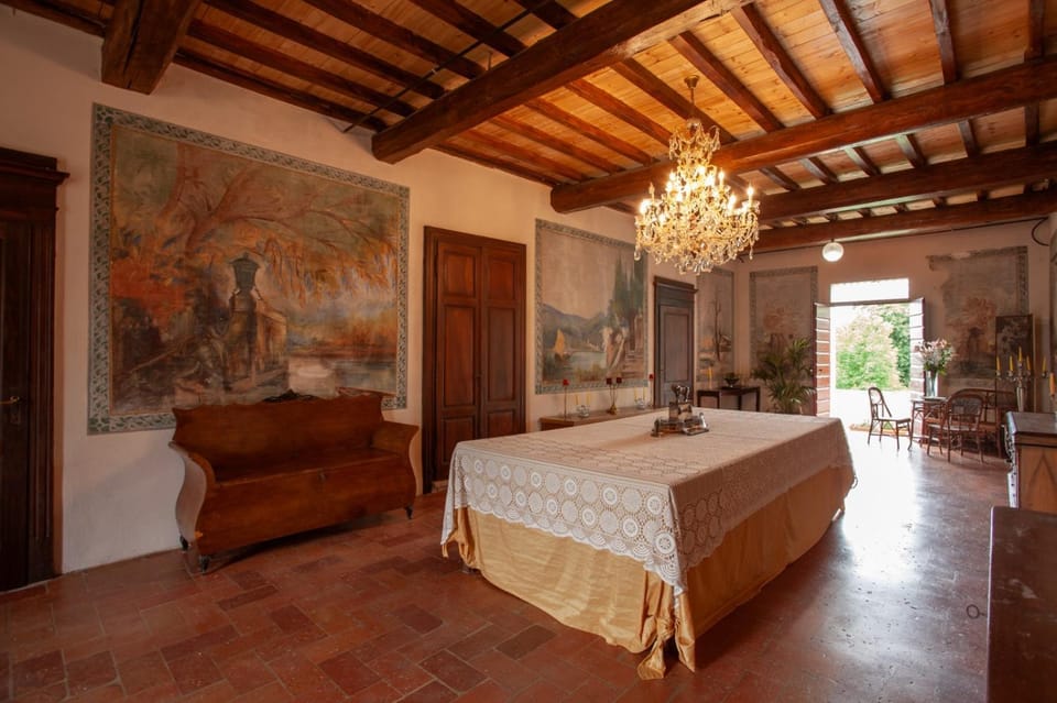 Villa Cairoli Gonzaga Bed and Breakfast in Lombardy