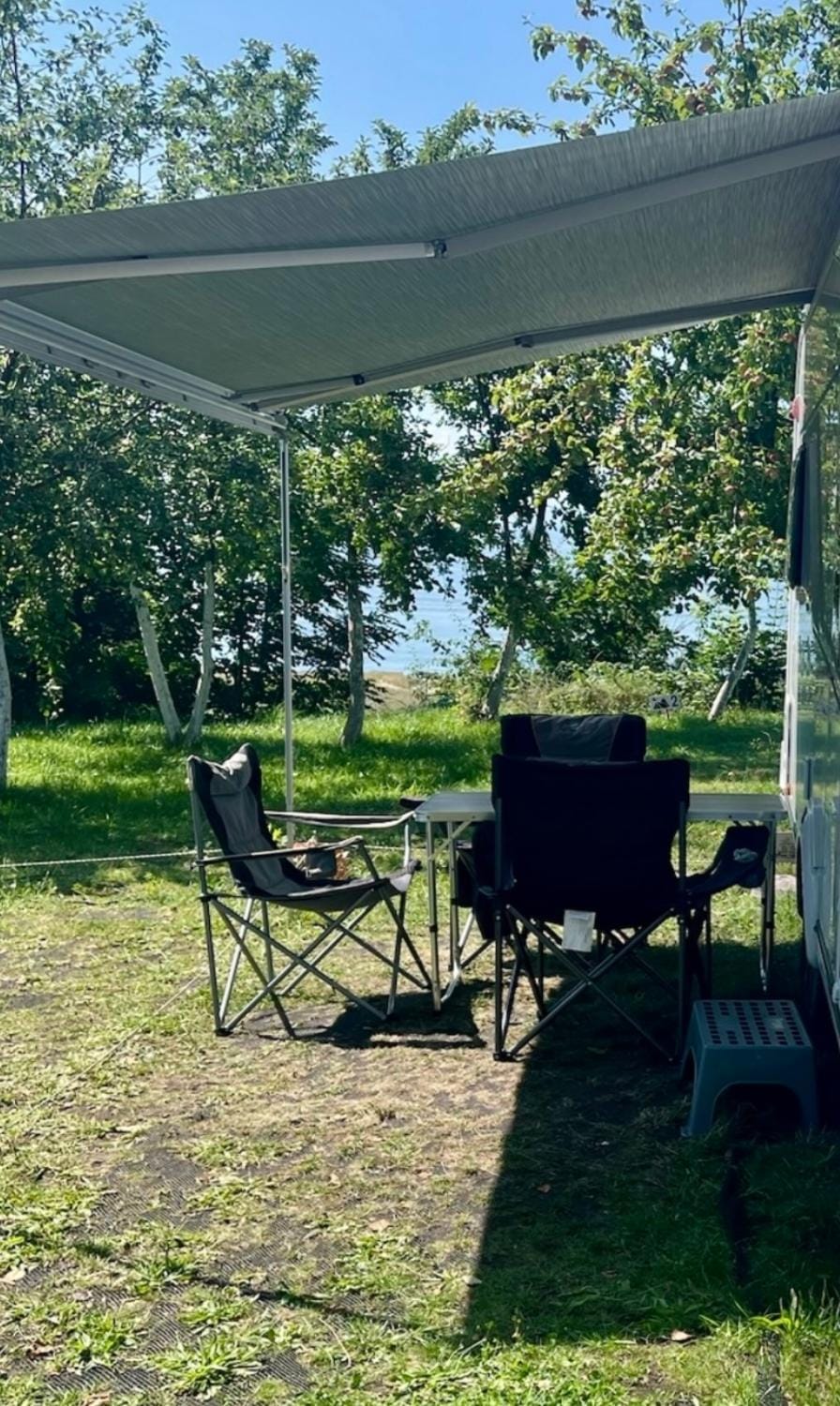 5 Sterne Wohnwagen all inclusive - direkt auf Messe Hannover - super beheizt - alles vor Ort - Wifi - Fully heated - Mobile Home all inclusive - at Fairground Hanover Trade Fair Apartment in Hanover