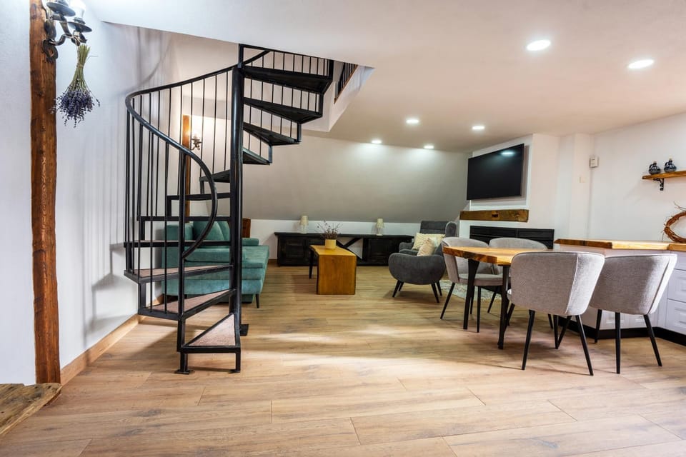 Living room, Dining area