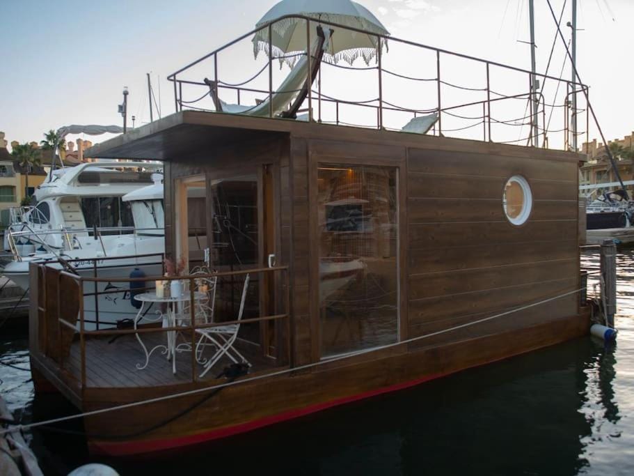 La Maison de la Mer Sotogrande Docked boat in Spain