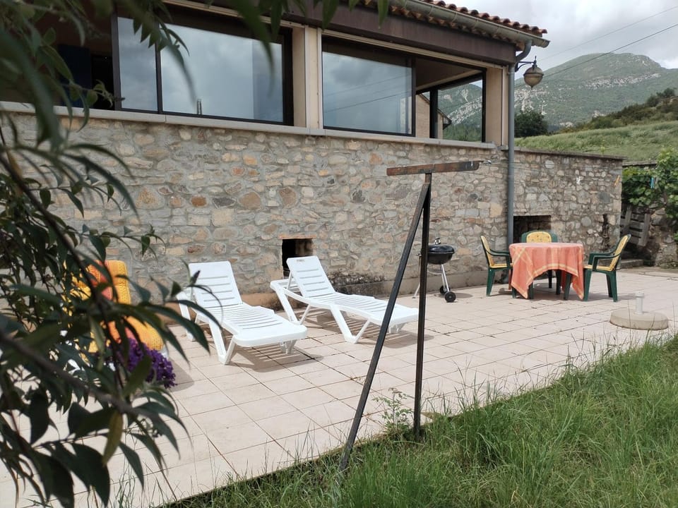 Patio, Garden, Garden view, sunbed