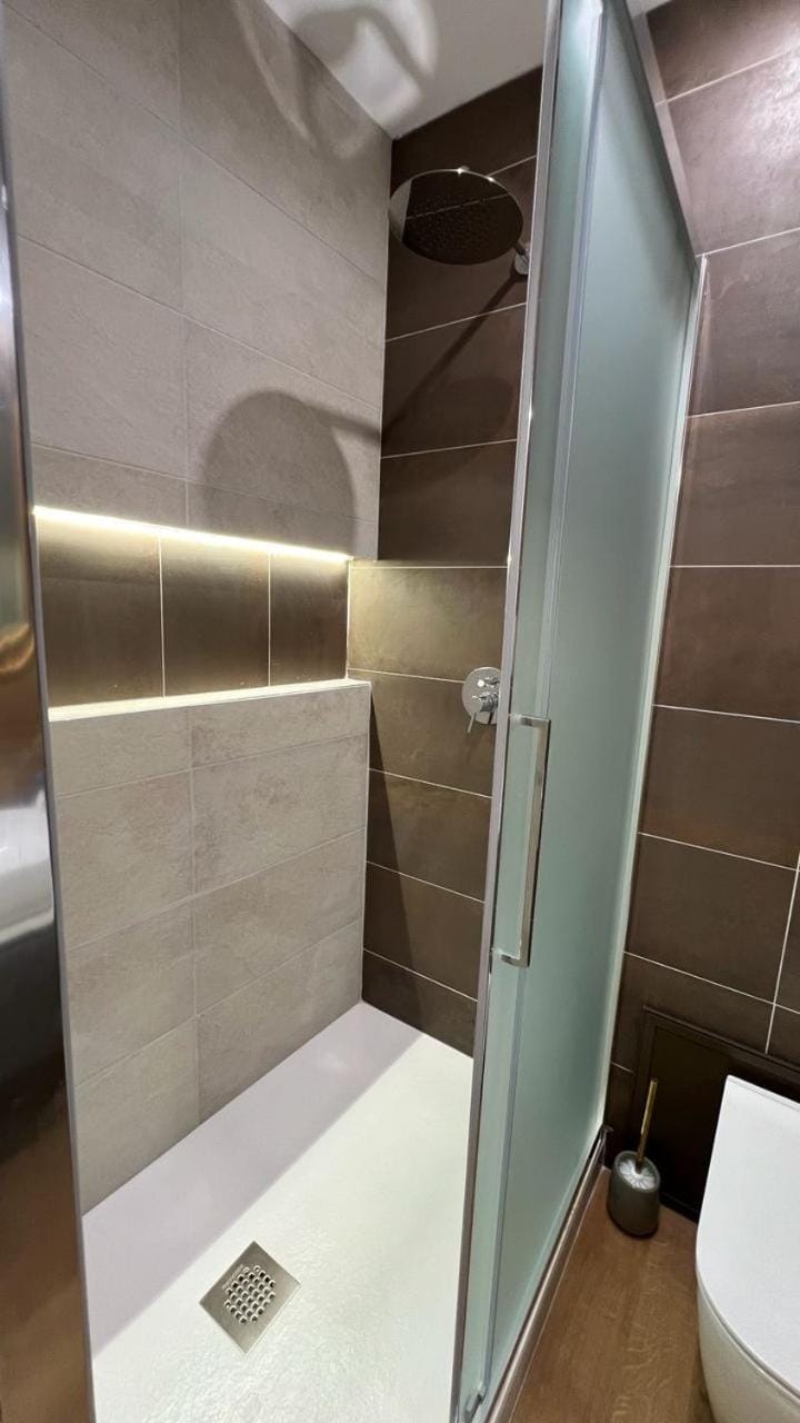 Shower, Toilet, Bathroom