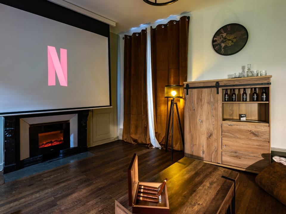 Communal lounge/ TV room, TV and multimedia, Evening entertainment, flat iron