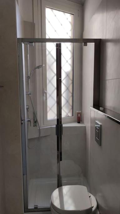 Monolocale intimo con terrazzino Apartment in Milan
