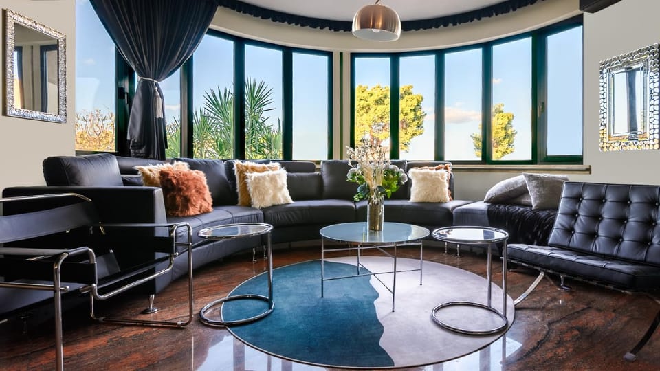 Lounge or bar