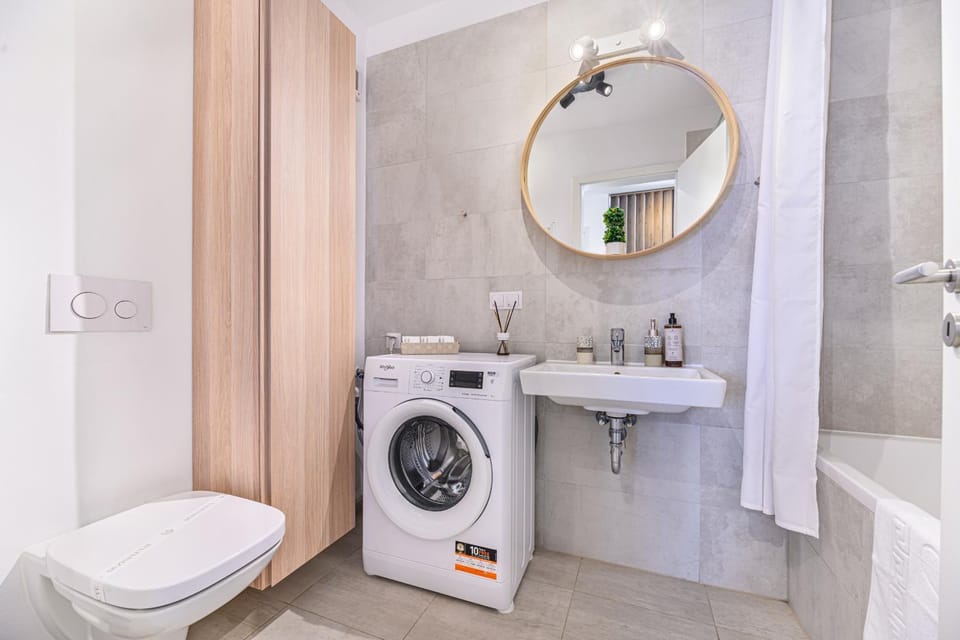 Toilet, Bathroom, washing machine, dryer