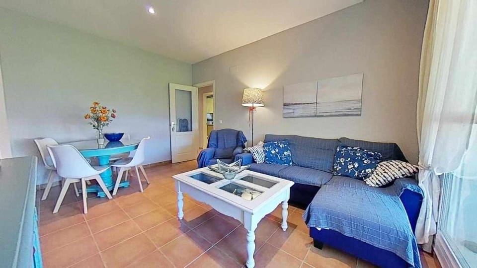 Zahara pueblo con parking y piscina Apartment in Zahara de los Atunes