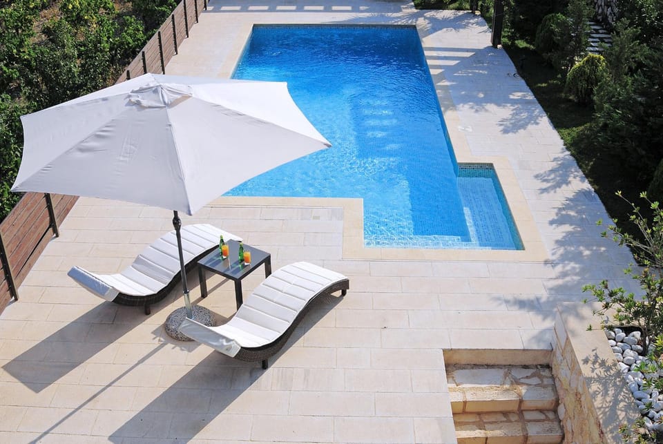 Patio, Garden, Hot Tub, Balcony/Terrace, Pool view, Swimming pool, Swimming pool
