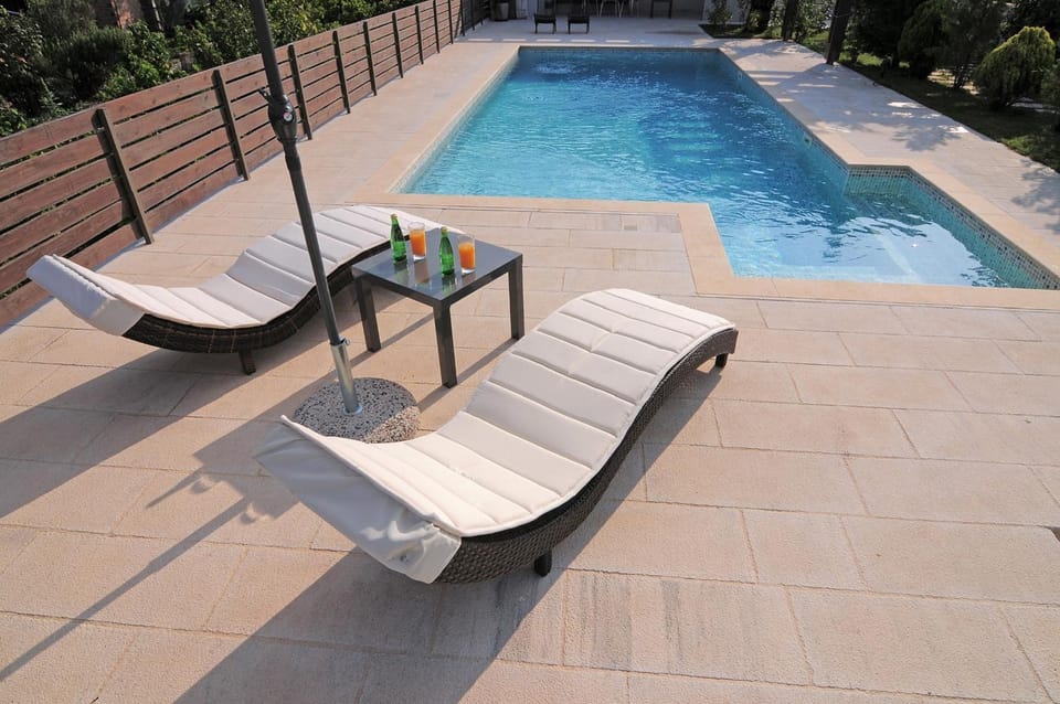 Balcony/Terrace, Pool view, Swimming pool