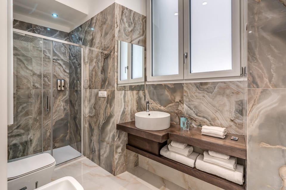 Shower, Toilet, Bathroom, bidet, hair dryier, soundproof