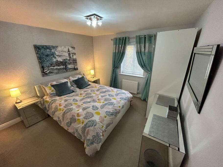 Spacious House To Accommodate 6 House in England