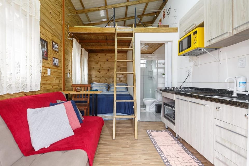 Kitchen or kitchenette, Living room, oven, pet friendly, stove