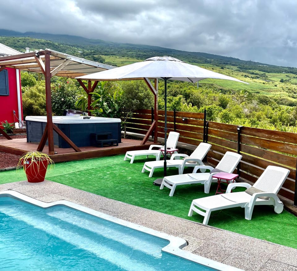 View (from property/room), Swimming pool, sunbed