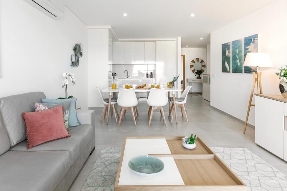 Kitchen or kitchenette, Living room, Seating area, Dining area, minibar, pet friendly, stove
