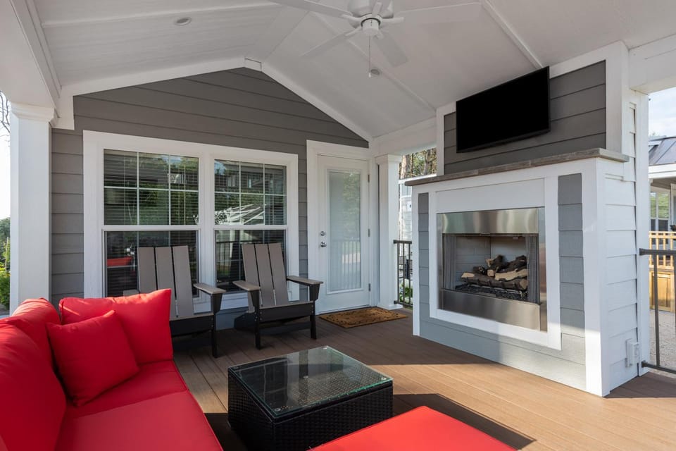 Patio, Communal lounge/ TV room, fireplace