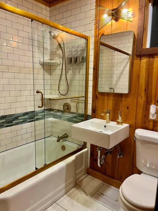 Serene and Magical Cabin w/Barrel Sauna and Fireplace Cabin in Idyllwild-Pine Cove