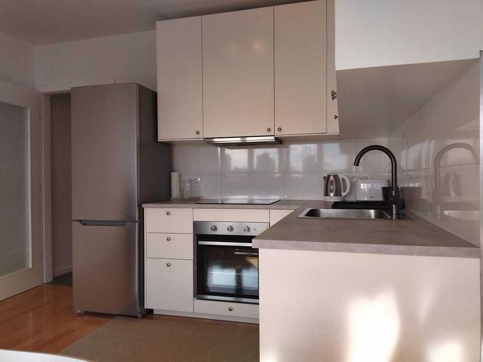Kitchen or kitchenette, dishwasher, pet friendly, stove