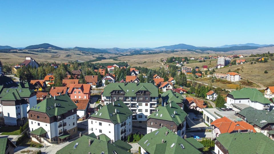 Neighbourhood, Natural landscape, Mountain view, Location