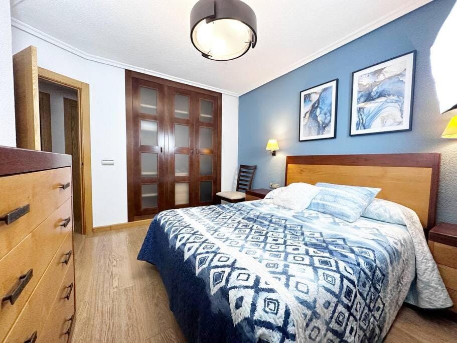 Bed, Photo of the whole room, Bedroom, wardrobe