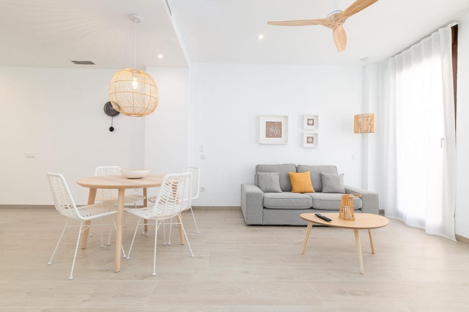 Living room, Dining area, fireplace