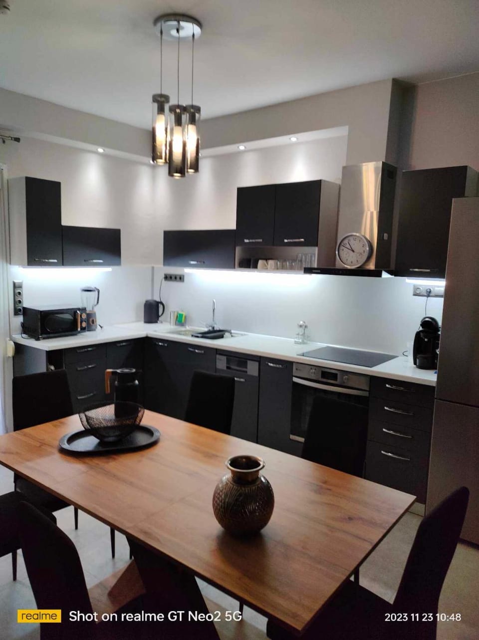 Dining area, kitchen