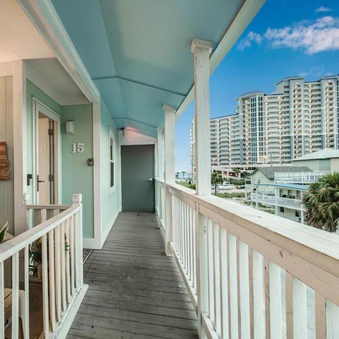 Deeded Beach Access- 10 min Walk to Hangout Apartment in Gulf Shores