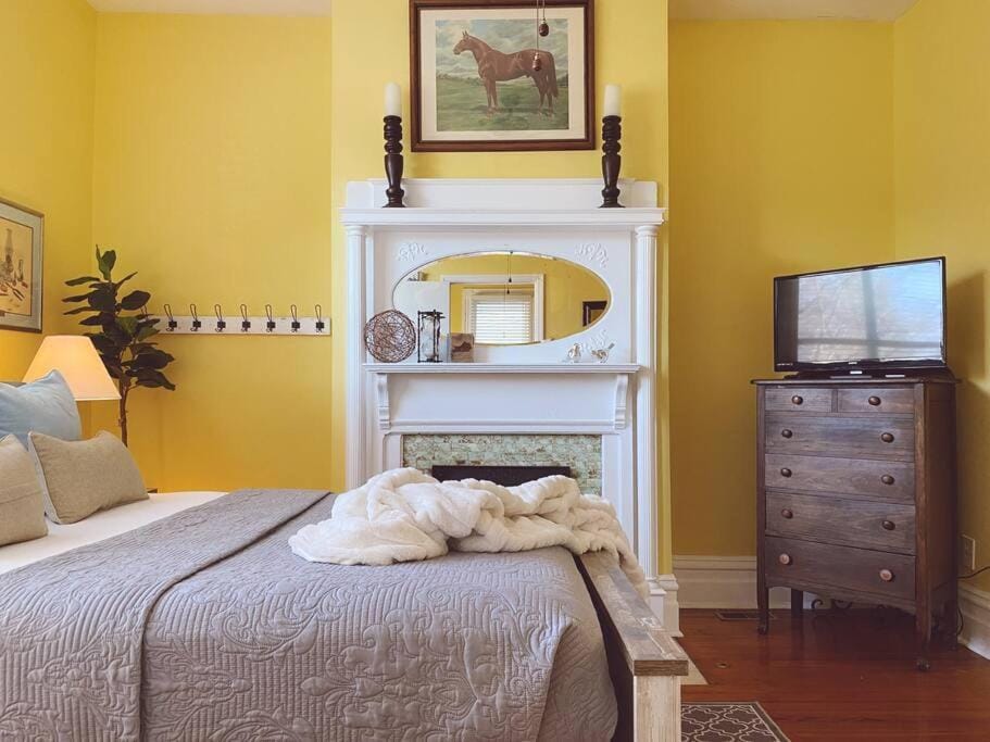Kathy's Place - Pet Fee Additional Charge House in Lexington