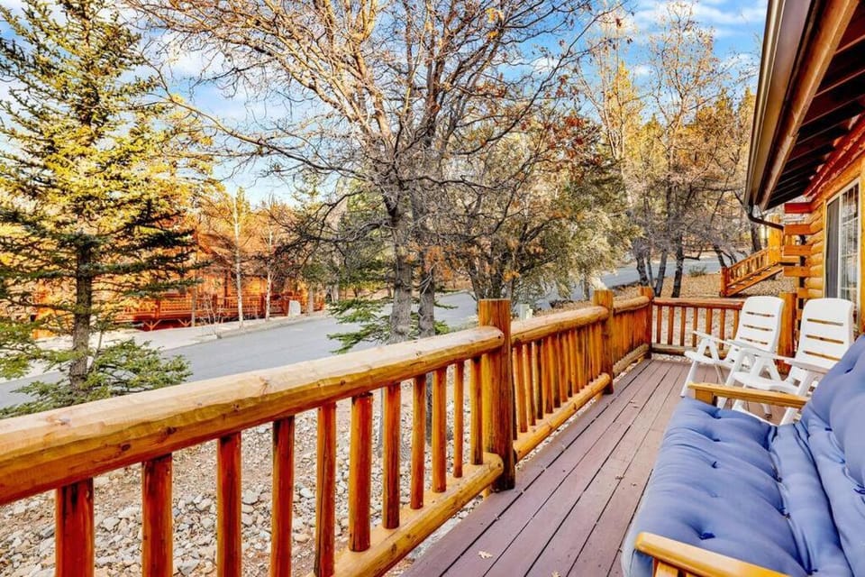 Crescenta Pines Resort Log Cabin~ Hot Tub~ Games~ Cabin in Big Bear