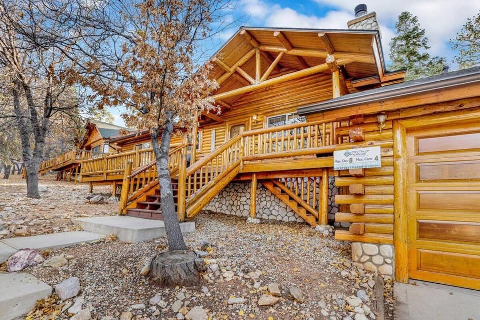 Crescenta Pines Resort Log Cabin~ Hot Tub~ Games~ Cabin in Big Bear