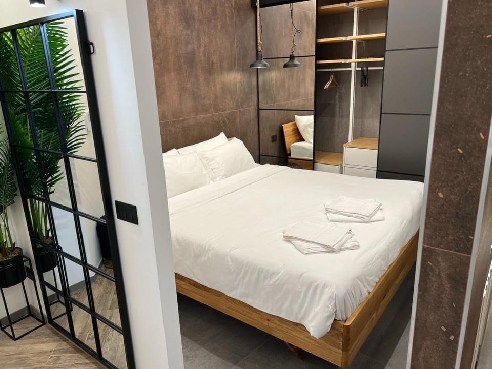 Bedroom, wardrobe