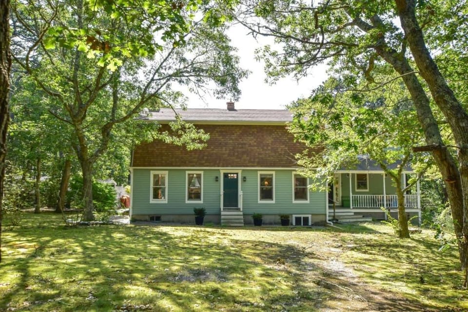 Beautiful private & spacious great location large outdoor stone patio House in Wellfleet