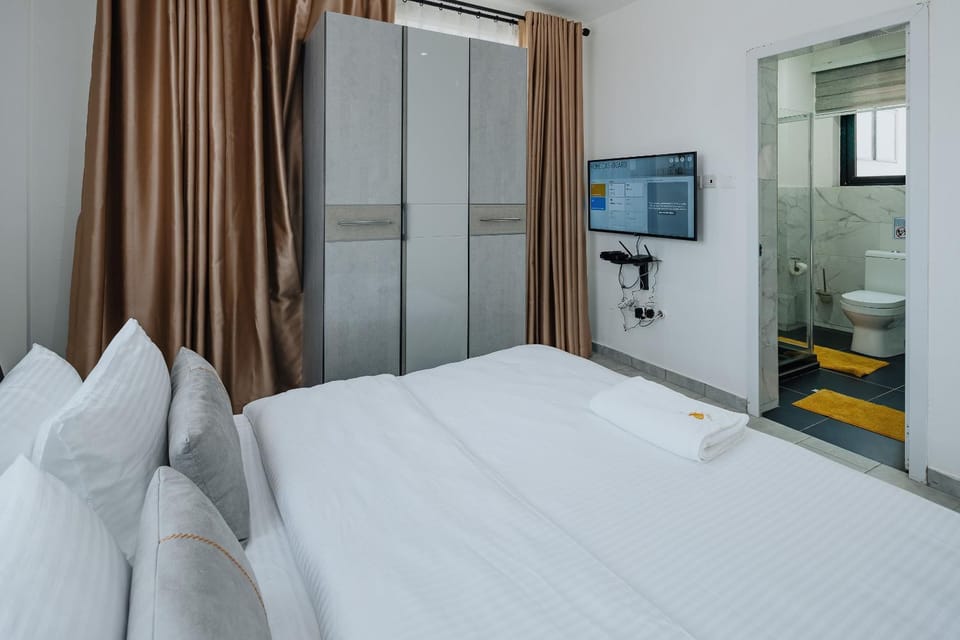 Bathroom, Bedroom
