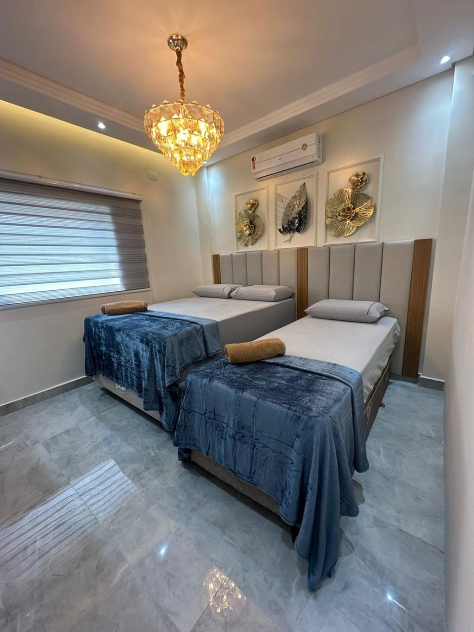Bed, Photo of the whole room, Bedroom, air conditioner