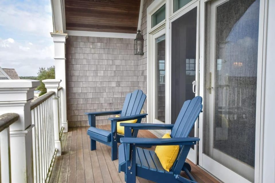 Elegant Chatham Home steps to Hardings Beach Dog Friendly House in Harwich