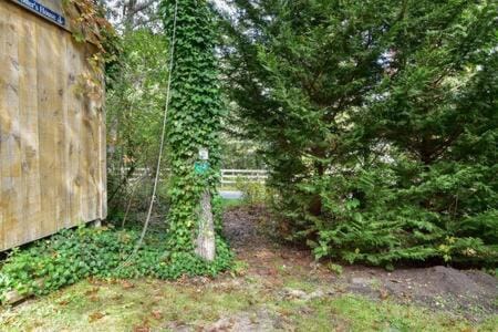 Bring your pups to Chatham Direct access to the Cape Cod Rail Trail House in South Chatham
