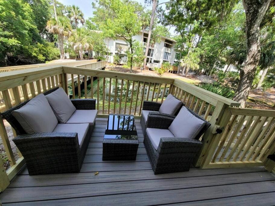 Contemporary bliss-newly renovated cozy villa! Villa in North Forest Beach