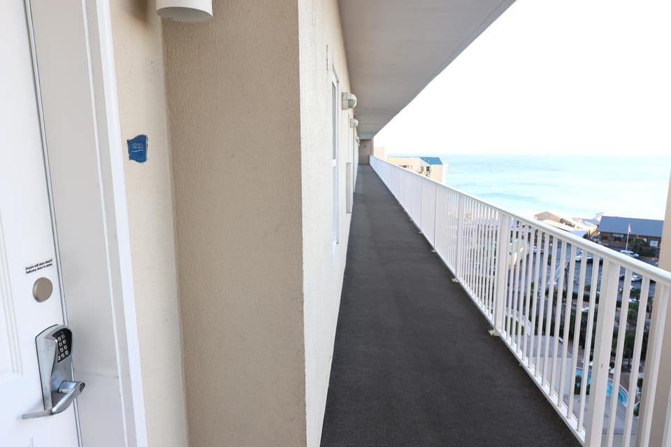Laketown Wharf 1233 luxury condo Apartment in Panama City Beach