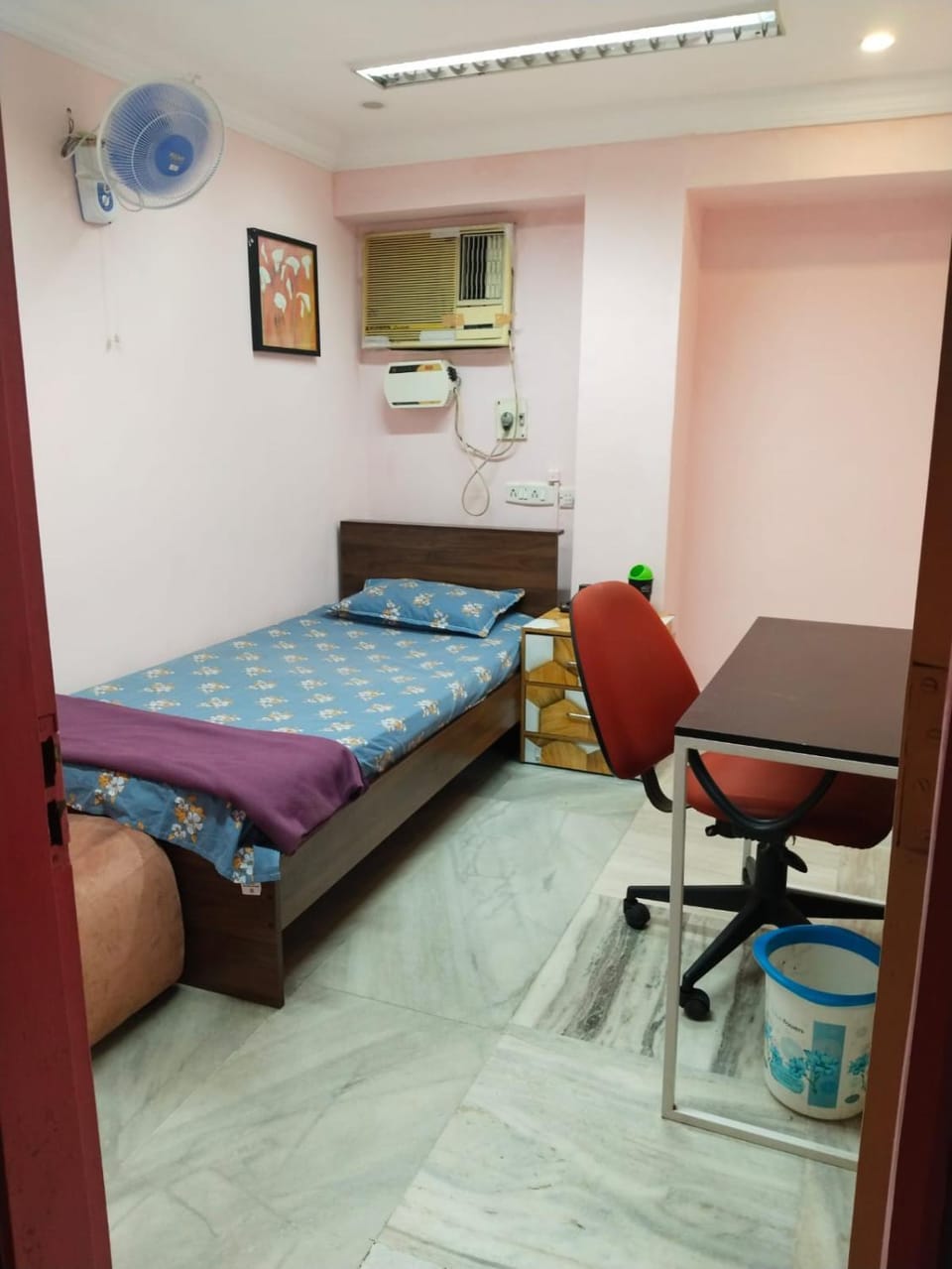 WISHTREE CORPORATE MENS only DORMITORY FOR TECHIES AND Trainees Hostel in Chennai