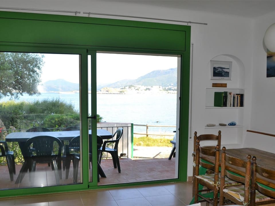 Apartamento frente al mar en Cap Ras - Familiar y acepta mascotas - ES-170-28 Apartment in Alt Empordà
